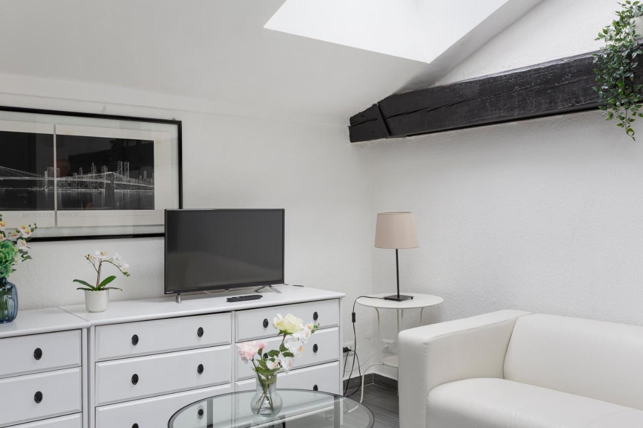 2 Bedroom 2 Bathroom Apt - Duomo 1 Милан Экстерьер фото