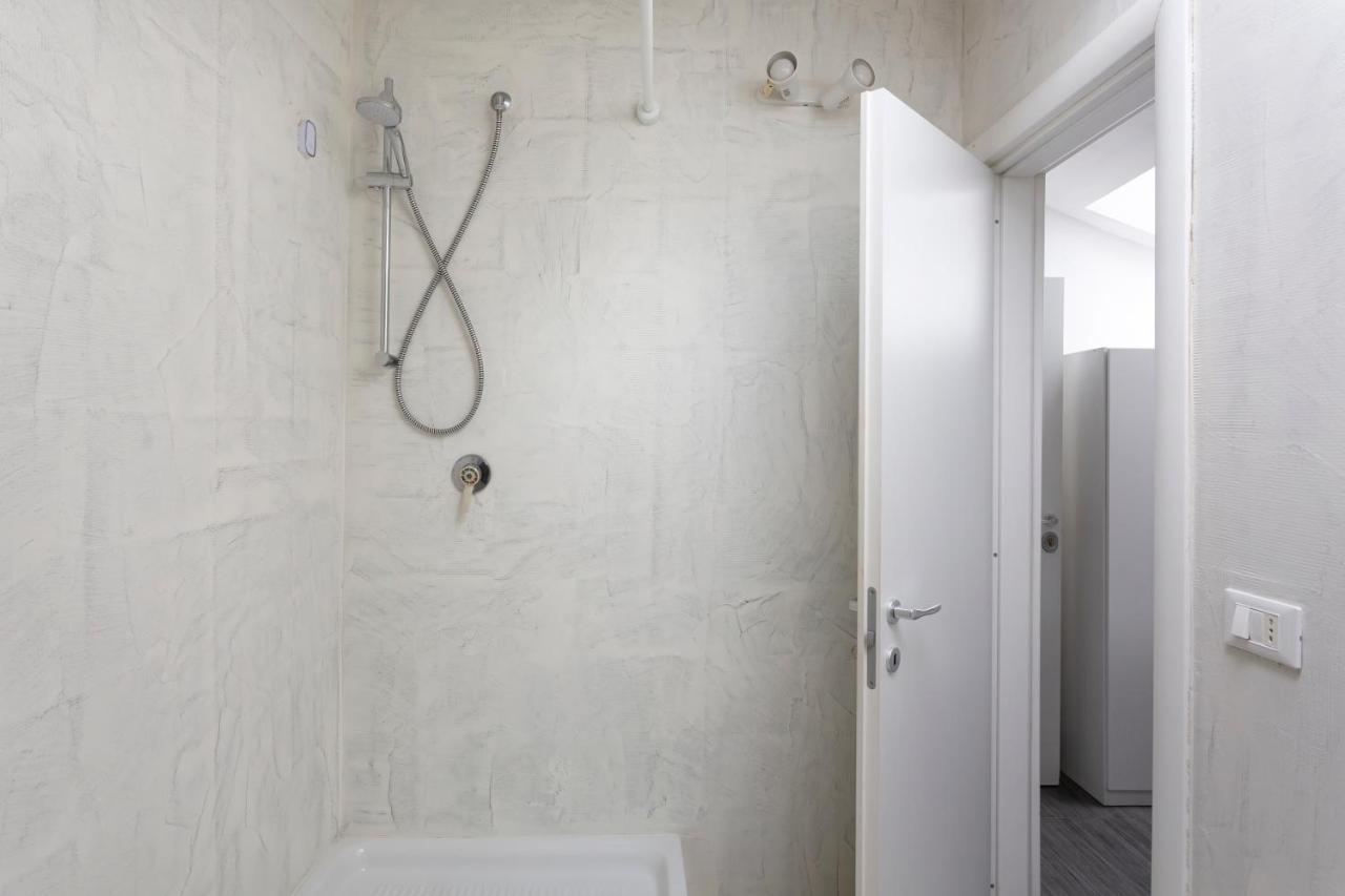 2 Bedroom 2 Bathroom Apt - Duomo 1 Милан Экстерьер фото
